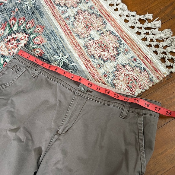 St. John’s Bay comfort waist taupe shadow capris NWT - Picture 6 of 11
